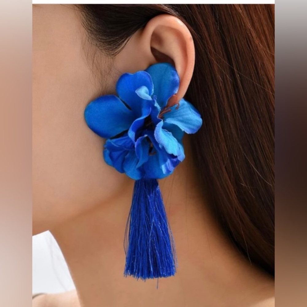 Trent Tassel earrings NIB